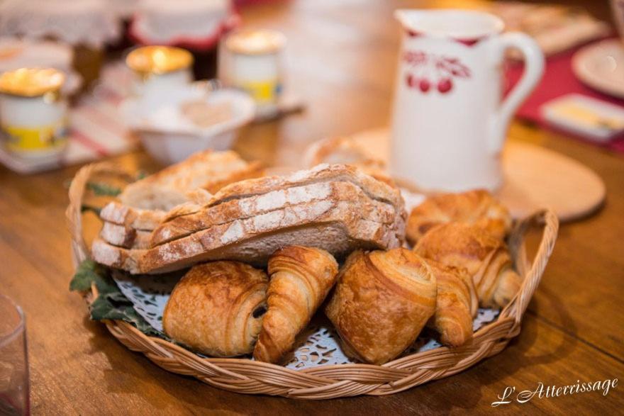 L'Atterrissage Bed & Breakfast Santes Eksteriør bilde